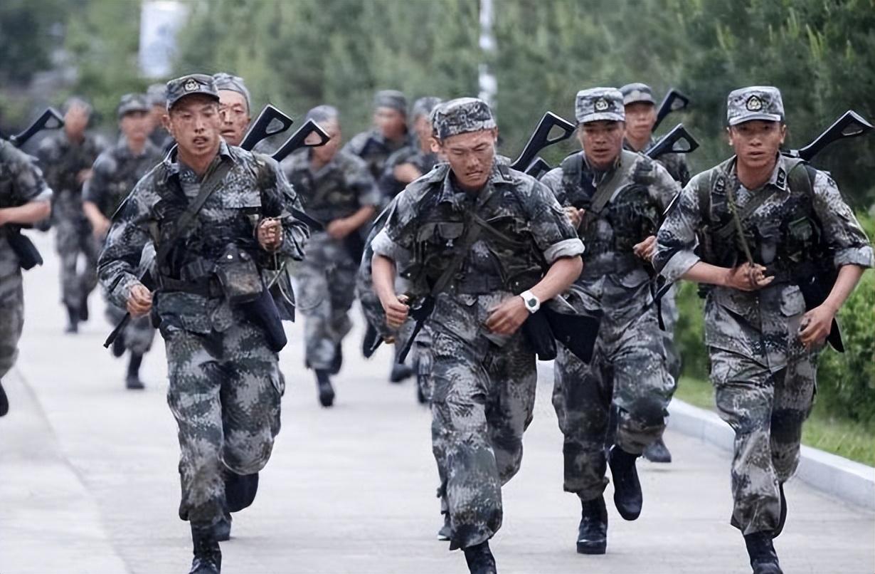 再有,学生要明白当兵也是需要规划自己的未来生活,不能仅仅局限在眼前