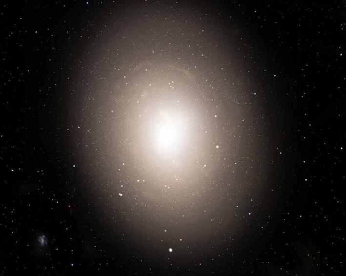 IC 1101星系图片