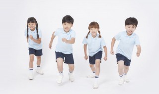 幼儿园孩子爱摔东西怎么教育（幼儿园老师摔了孩子的东西怎么办）