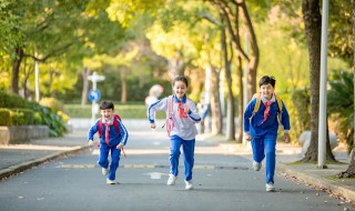 小孩作业拖拉粗心怎么办（小孩作业拖拉粗心怎么办呀）