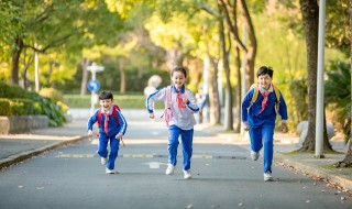 小孩开始攀比怎么办（小孩子互相攀比怎么办）